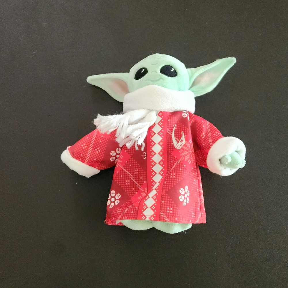 Disney Star Wars The Child Grigu baby Yoda Christmas plush.